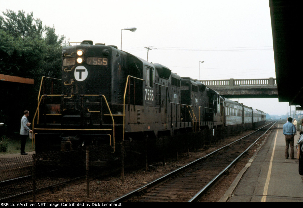 MBTA 7555 and 7554